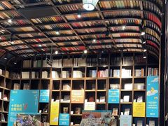 -钟书阁(松江泰晤士小镇店)