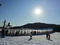 -十三陵雪世界滑雪场