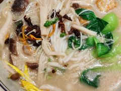 高汤菌菇素米线-刀小蛮半只鸡过桥米线(家乐福四元桥店)