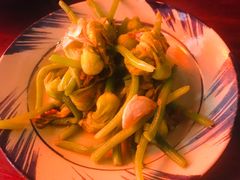 -Cuc Gach Quan Restaurant