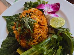 -Chom Cafe and Restaurant