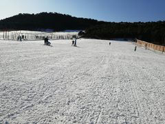 -十三陵雪世界滑雪场