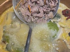 -洱火云南酸菜牛肉火锅(石景山当代商城店)