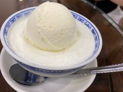 双皮奶加雪糕-仁信老铺甜品(北京路店)
