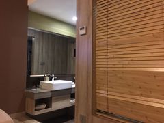 -西安大雁塔科技大学地铁站亚朵酒店