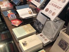 -钟书阁(松江泰晤士小镇店)