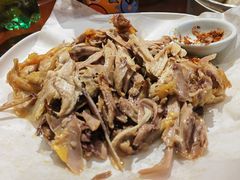 -头上红煨盐鸡·非遗院子餐厅
