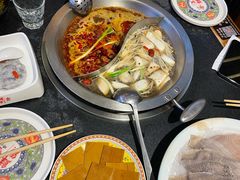 -沸炉重庆老火锅(军事博物馆店)