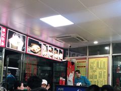等位区-华威达牛庄(黄埔大道西店)