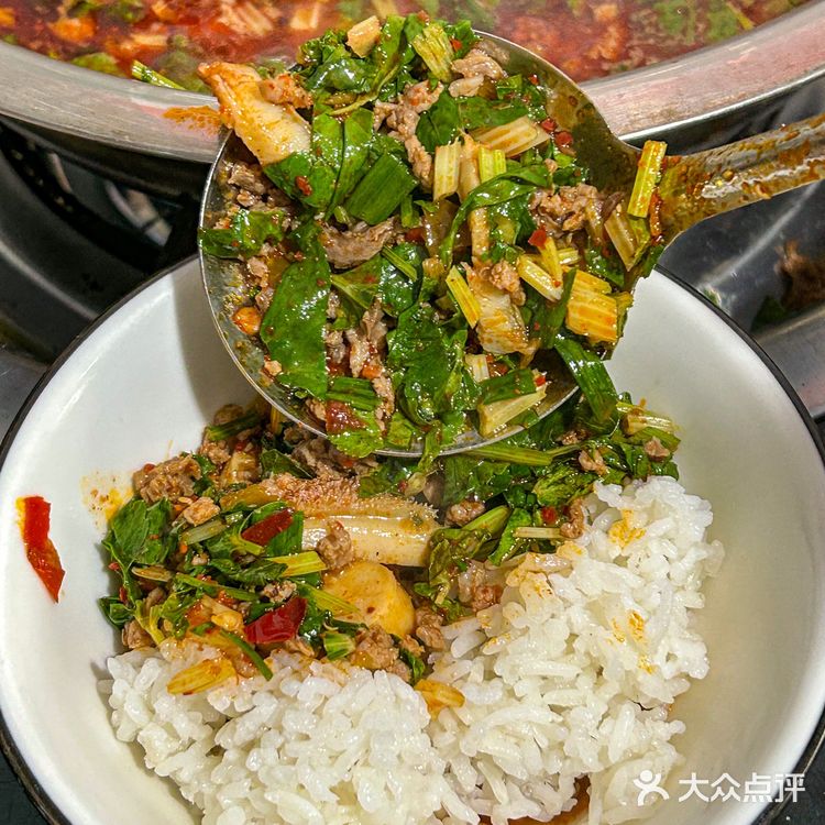 这个渣渣牛肉火锅真的是下饭神器！