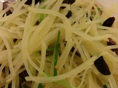 酸辣土豆丝-簋街仔仔小龙虾(总店)