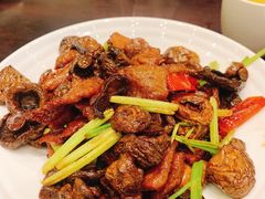 干口蘑炒牛柳-茶叁酒肆·楚味江湖(菱角湖店)