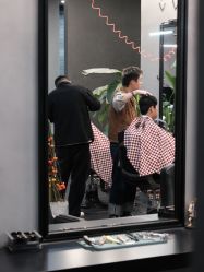 -老肖男士理发店