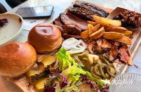 Classic American BBQ Platter