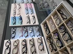 -回瑞眼镜·蔡司·依视路官方授权店(广益路万达店)