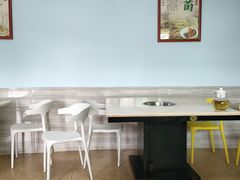 大堂-墨脱石锅椰子鸡•香草鸭•东山羊(大东海店)