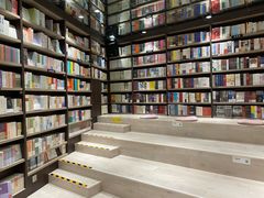 -钟书阁(群光广场店)