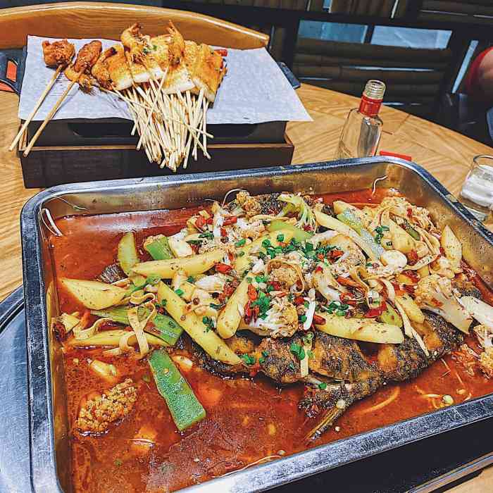 豪情夜宵城(香港街店)-"[薄荷]环境:位置在菲尔酒吧旁边 [.