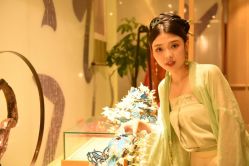 点击看大图 -盘子女人坊古装写真摄影(南京总店)