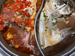 -阿瓦山寨·湘菜现炒·剁椒鱼头王(咸阳总店)