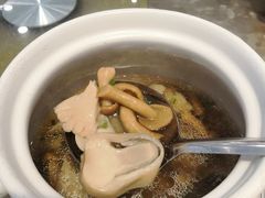 山珍野菌汤-刘胖子家常菜·蹄花焖藕(富安街店)