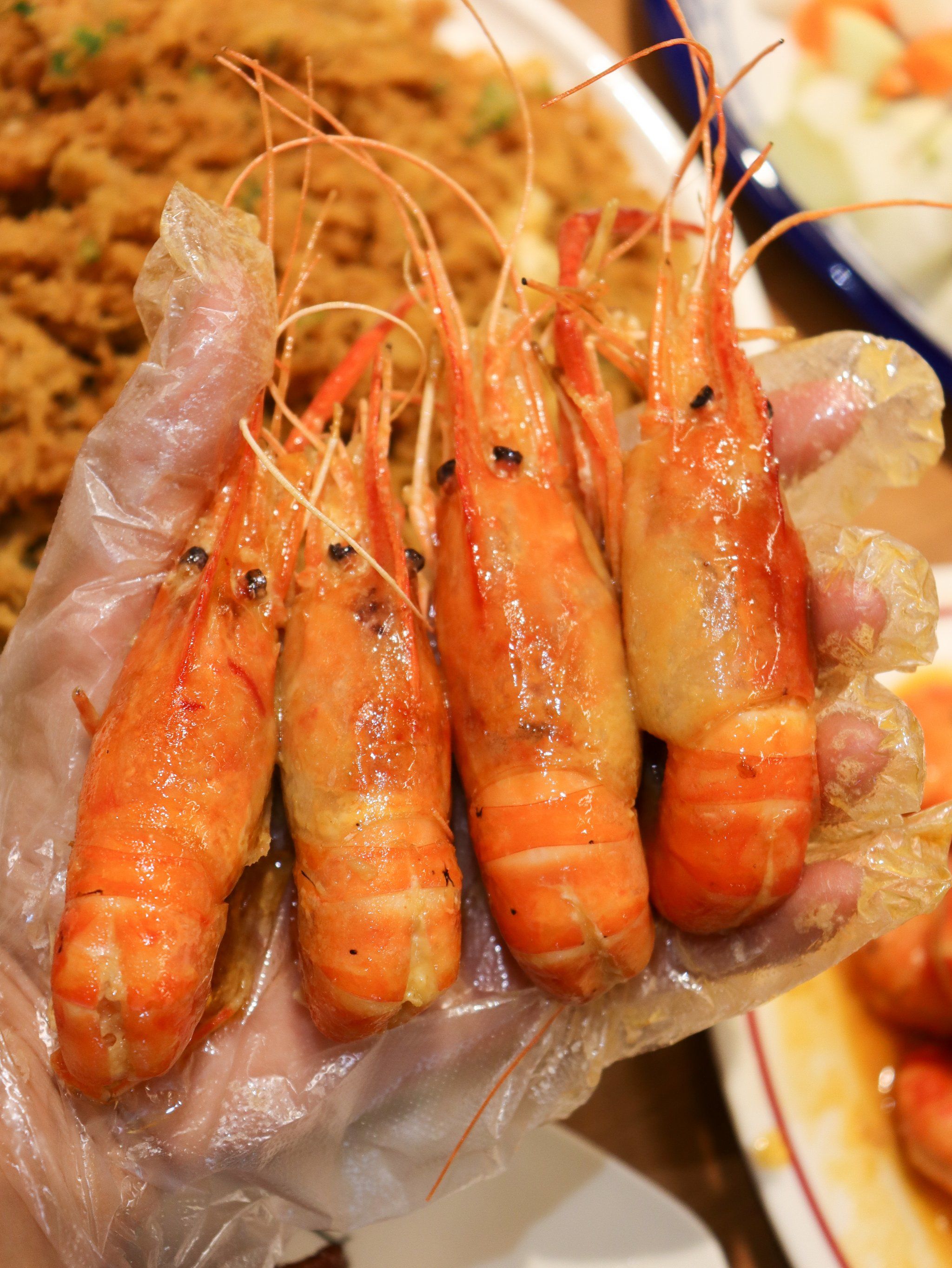 垃圾桶更是复刻香港街头

08鬼头至爱奶油虾
还原了马来西亚