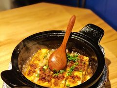 石锅海鲜酿豆腐-坛宗剁椒鱼头(河西王府井店)