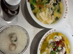 -渝是乎酸菜鱼·川渝小炒(新世界百货望京店)