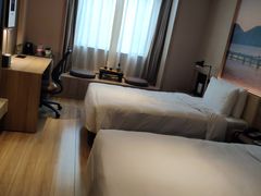 -杭州西湖湖滨银泰亚朵酒店