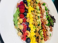 彩虹考伯沙拉-F+轻食健身赋能空间(中华北路国贸商场店)