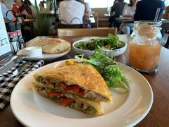 -ROAST coffee & eatery