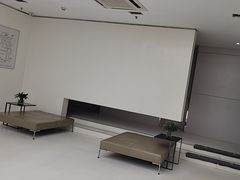 -卡罗酒店(东门晒布地铁站店)