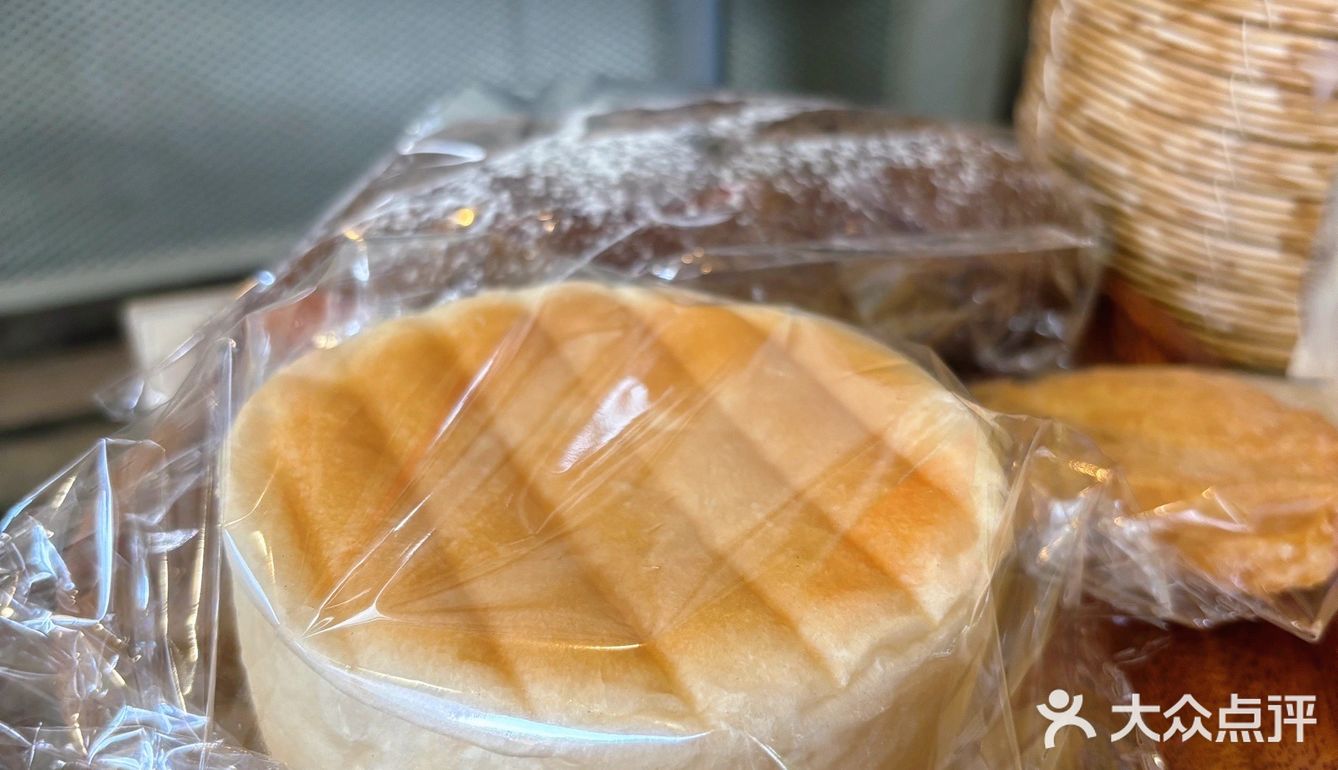 😘面包奶茶的完美组合，居民楼下打卡