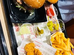 -The Habit Burger Grill 哈比特汉堡(爱琴海店)
