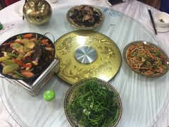 -乡土特色.冷锅鱼.牦牛肉汤锅