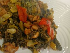 酸菜炒猪生肠-新兴家喻酒家·羊城名宴(昌岗店)