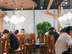 大堂-云海肴·汽锅鸡·云南代表菜(天山百盛优客店)
