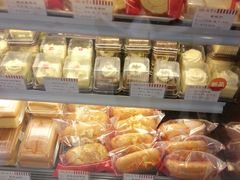 -红宝石·鲜奶小方·海派西点房(南丹店)