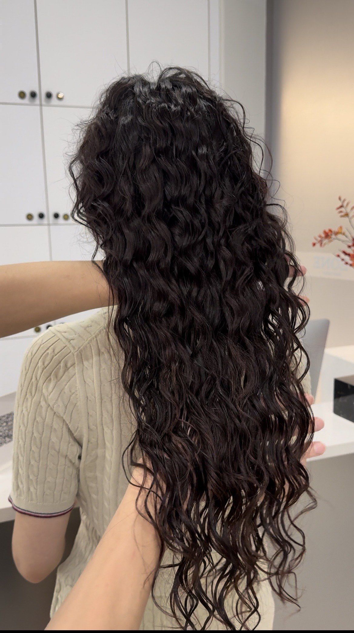 朋友推荐找阿静老师烫发,烫了超好看的一款,港风海藻卷太好看了