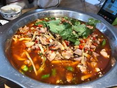 -兔行天下-鸿鹤鲜锅兔(中海国际店)