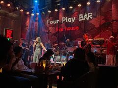 -FOUR PLAY BAR
