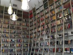 -钟书阁(松江泰晤士小镇店)