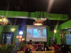 大堂-川渝窈妹纸包鱼·齐齐哈尔烤肉