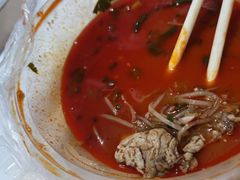 -爆炸头阿姨小四川正宗川味小吃(无任何分店)