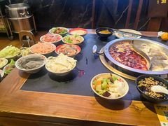 -沸炉重庆老火锅(军事博物馆店)