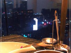 -云中捞高空旋转餐厅(商茂世纪广场店)