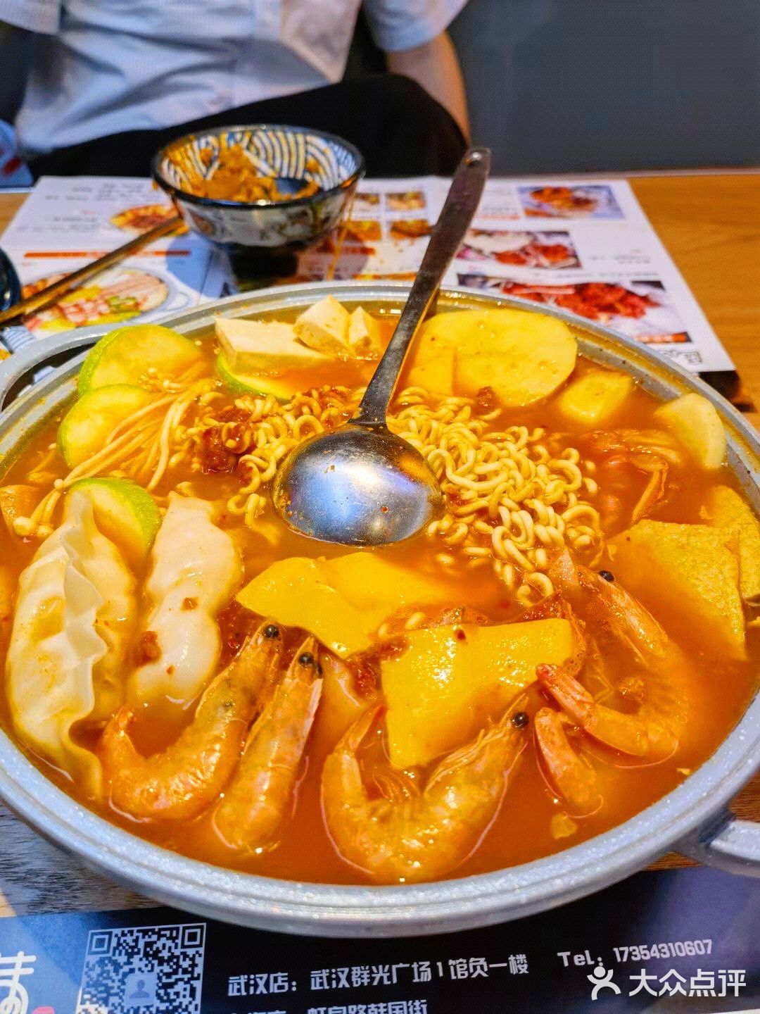 上海最🔥的韩料店来武汉了！韩国街No.1炸鸡绝绝子！