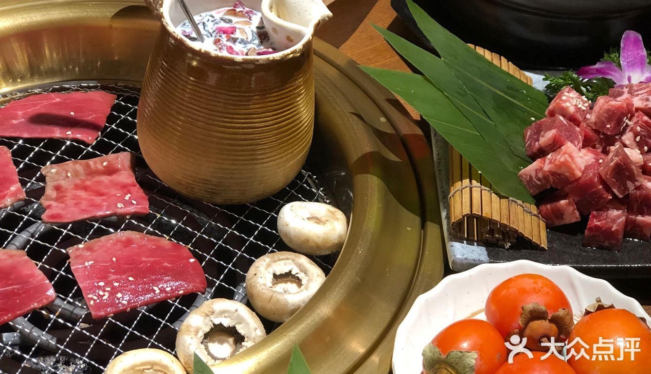 一边喝罐罐烤奶一边吃烤肉，简直要幸福到哭[流泪]好吗？