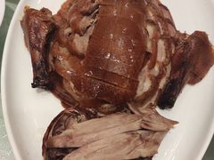 金牌片皮鸭-亢龙太子酒轩(东湖店)