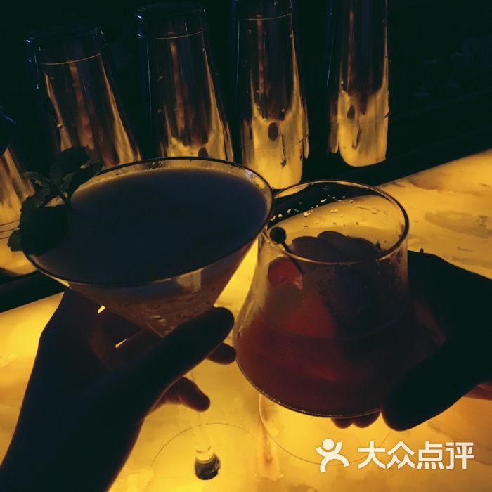 r2 lounge bar鸡尾酒吧